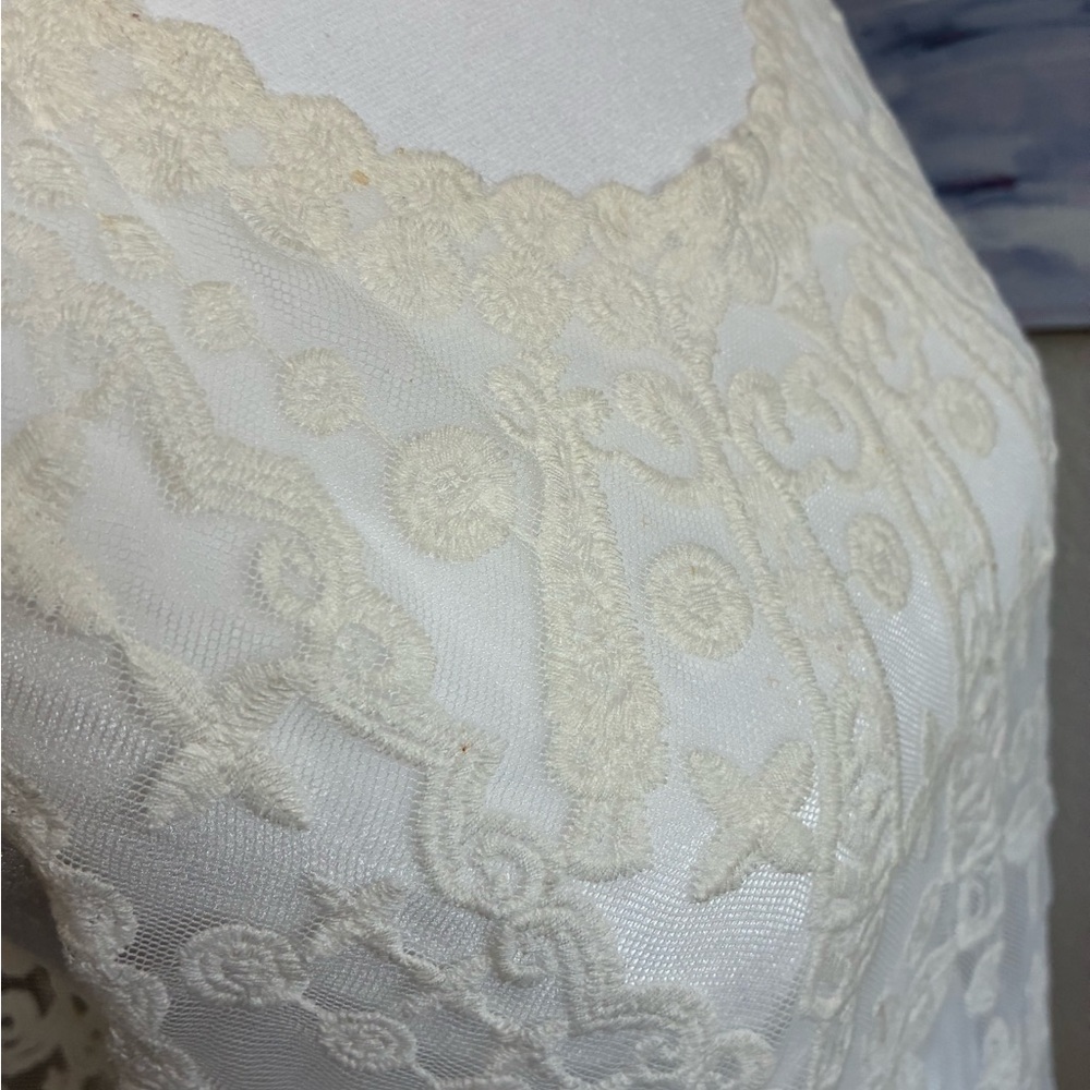 Laundry By Shelli Segal Sheer Cream Lace Top - Picture 6 of 7